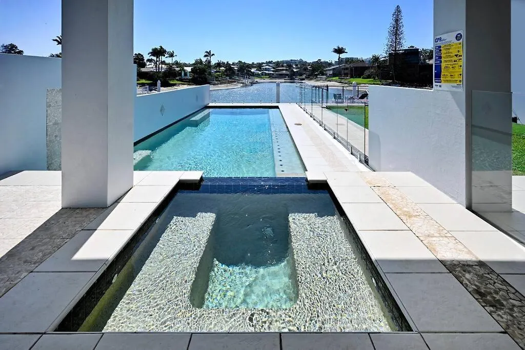 Mooloolaba Waterfront Luxury Βίλα 0*,